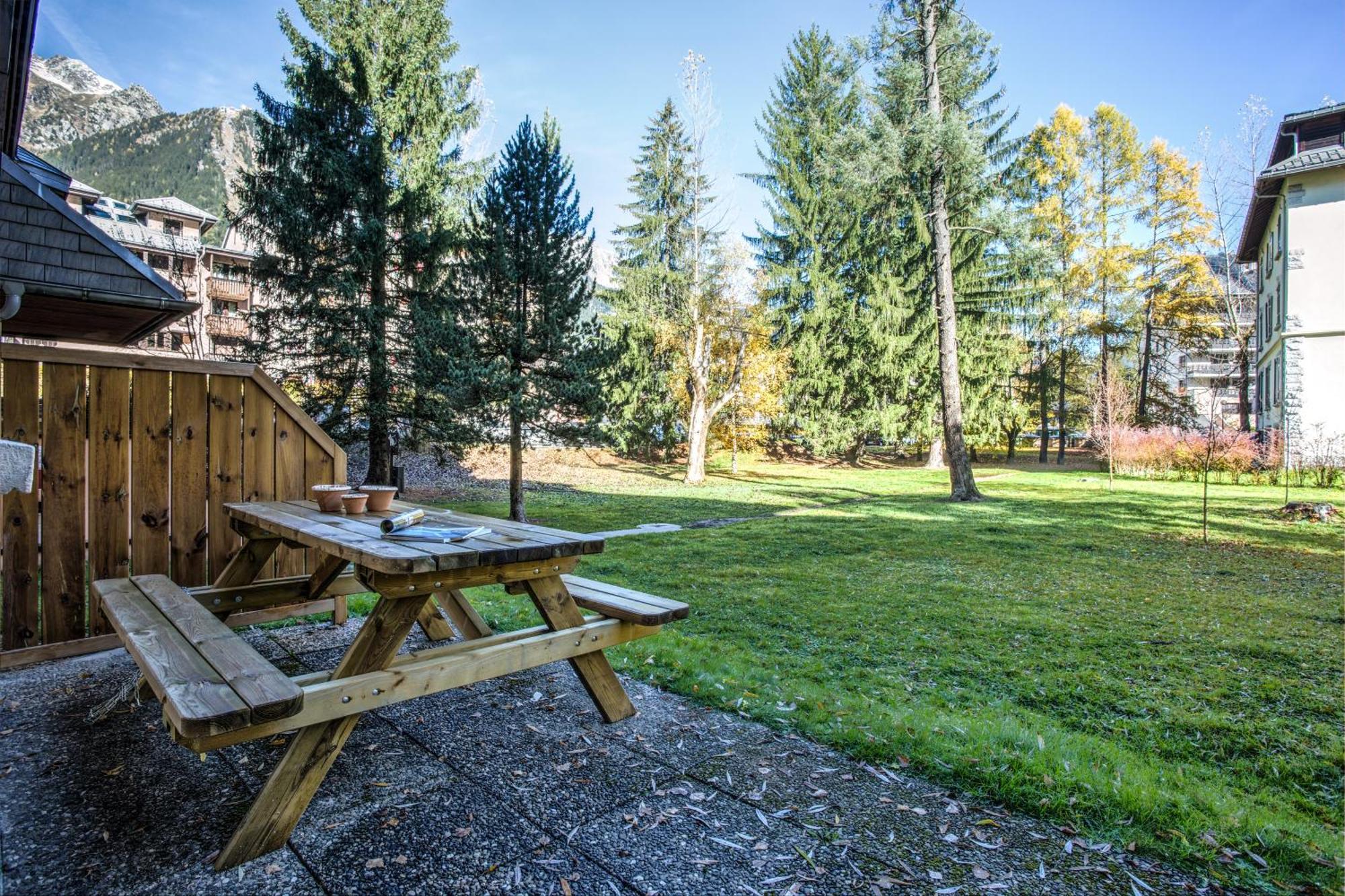 דירות Chamois Blanc Terrasse - A Chamonix Haven Near Aiguille Du Midi מראה חיצוני תמונה
